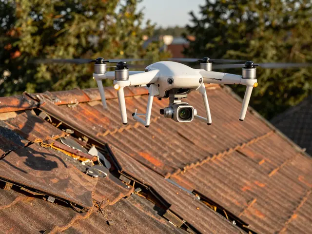 Drone-Inspektion bei Dächern: So sichern und dokumentieren Sie Schäden richtig